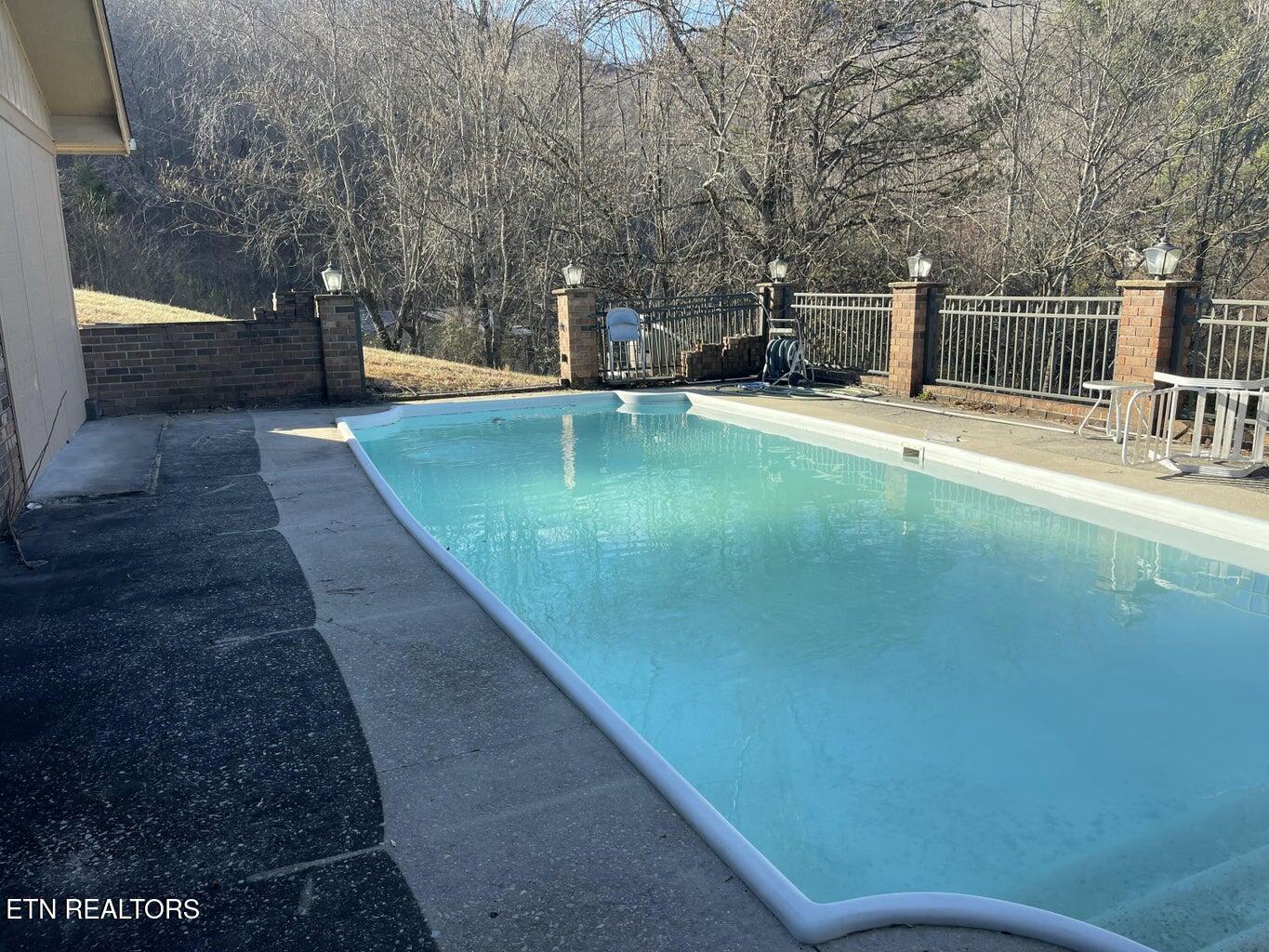 409 Fairview Road Middlesboro, KY 40965 - Photo 31 of 31 20251223173603613893000000-o