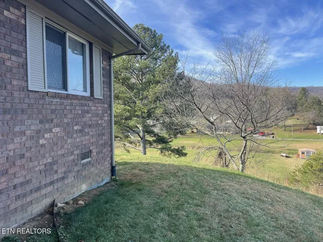 $369,900 | 409 Fairview Road, Middlesboro, KY 40965