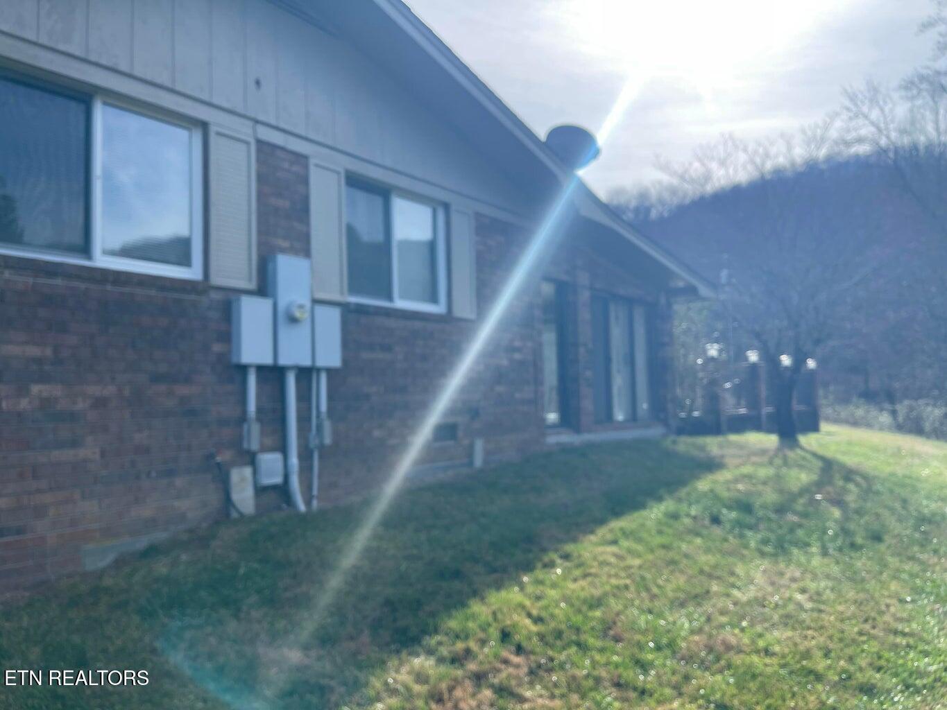 409 Fairview Road Middlesboro, KY 40965 - Photo 6 of 31 20251223175516441458000000-o