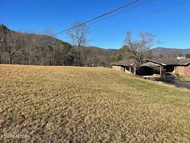 $369,900 | 409 Fairview Road, Middlesboro, KY 40965