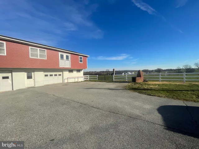 $2,500 | 219 Herr Road, Ronks, PA 17572