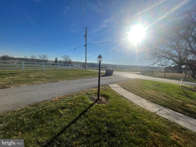 $2,500 | 219 Herr Road, Ronks, PA 17572