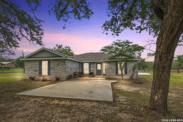 $525,000 | 472 Hickory Forrest Drive, Seguin, TX 78155