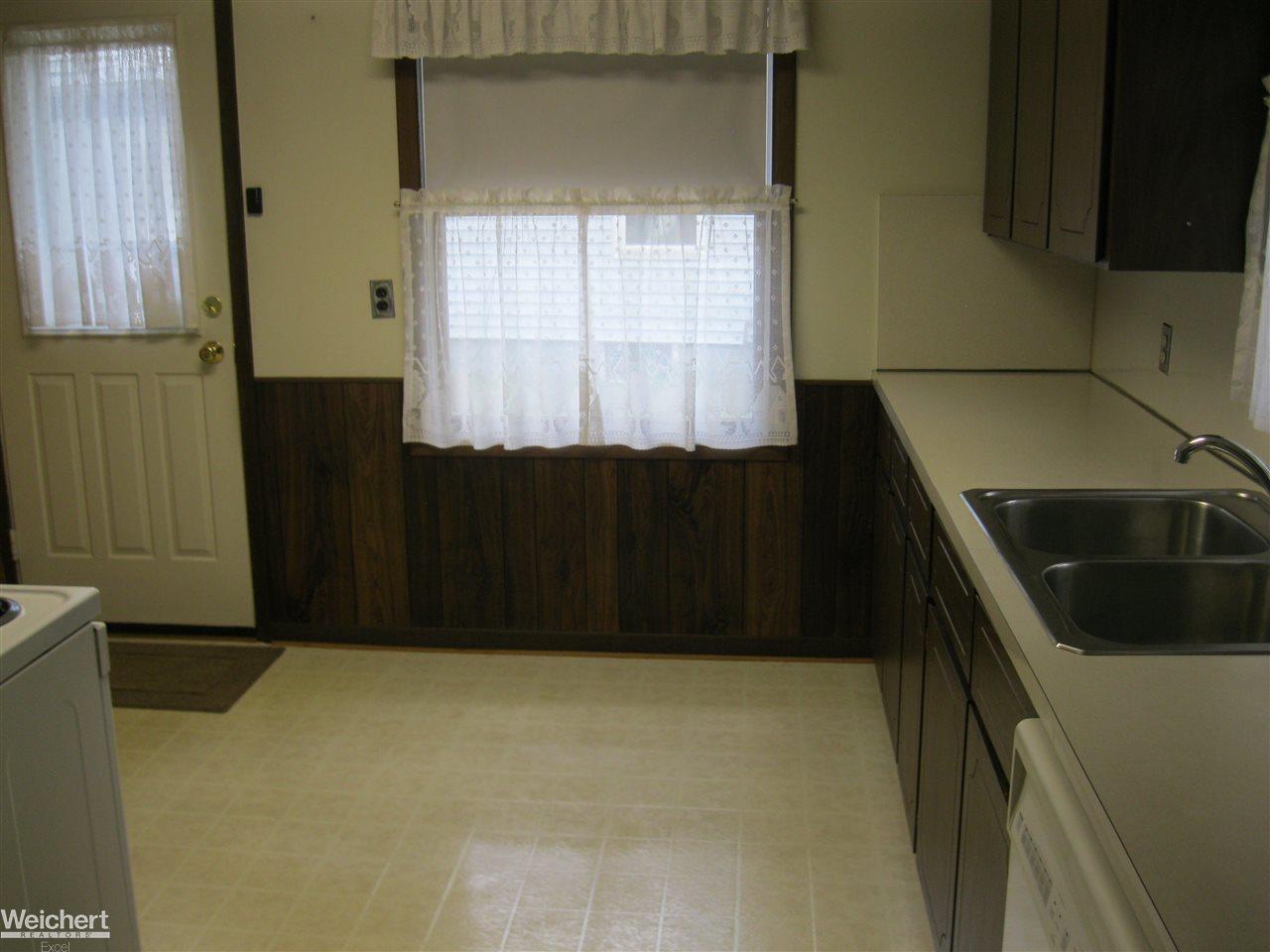 47576 Shelby Road Utica, MI 48317 - Photo 16 of 44 31320274-15.JPG