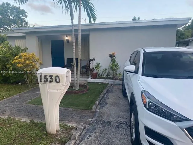 $1,400 | 1530 Northeast 180th Street, North Miami Beach, FL 33162