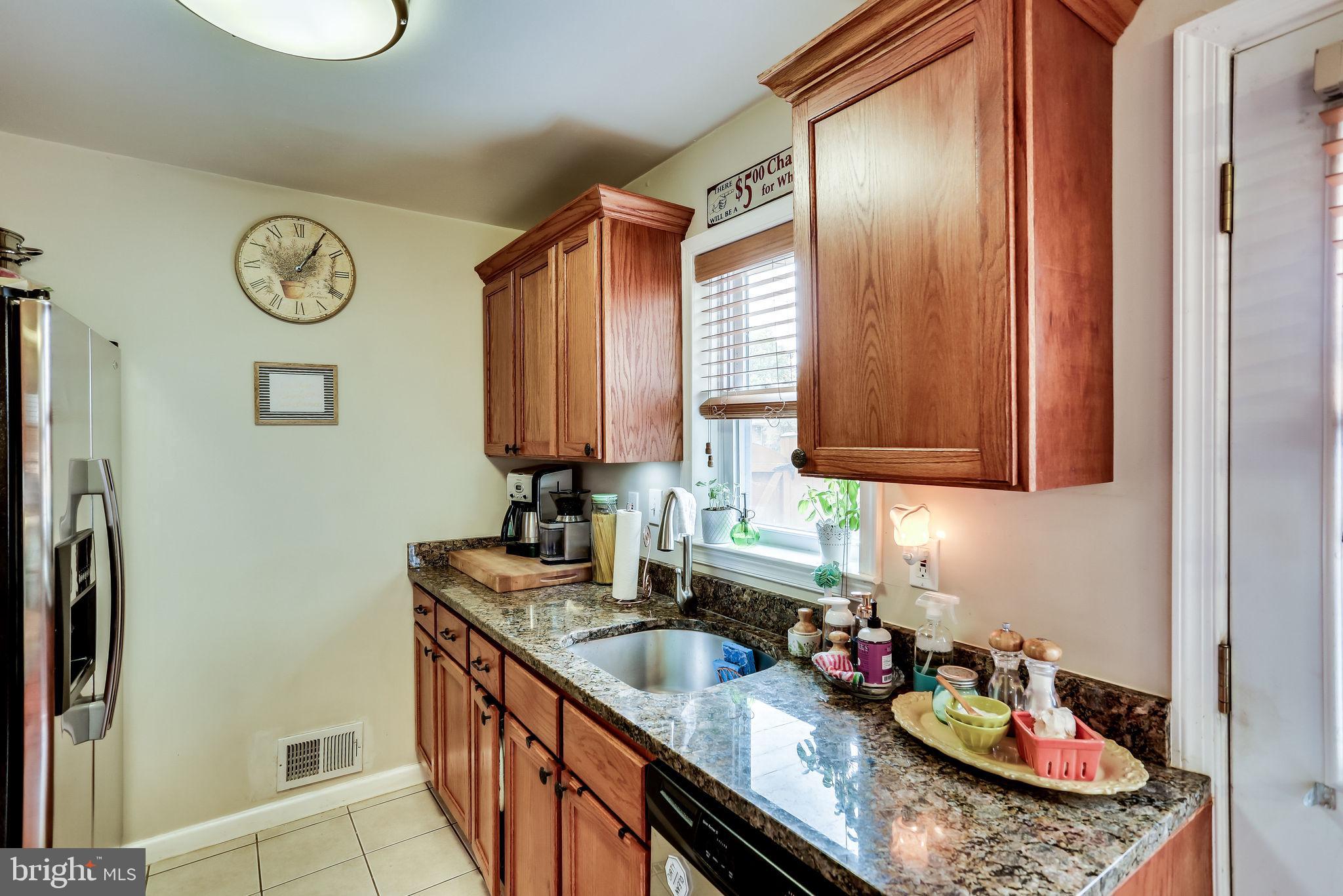 7811 Fordson Road Alexandria, VA 22306 - Photo 17 of 51 Kitchen sink with window