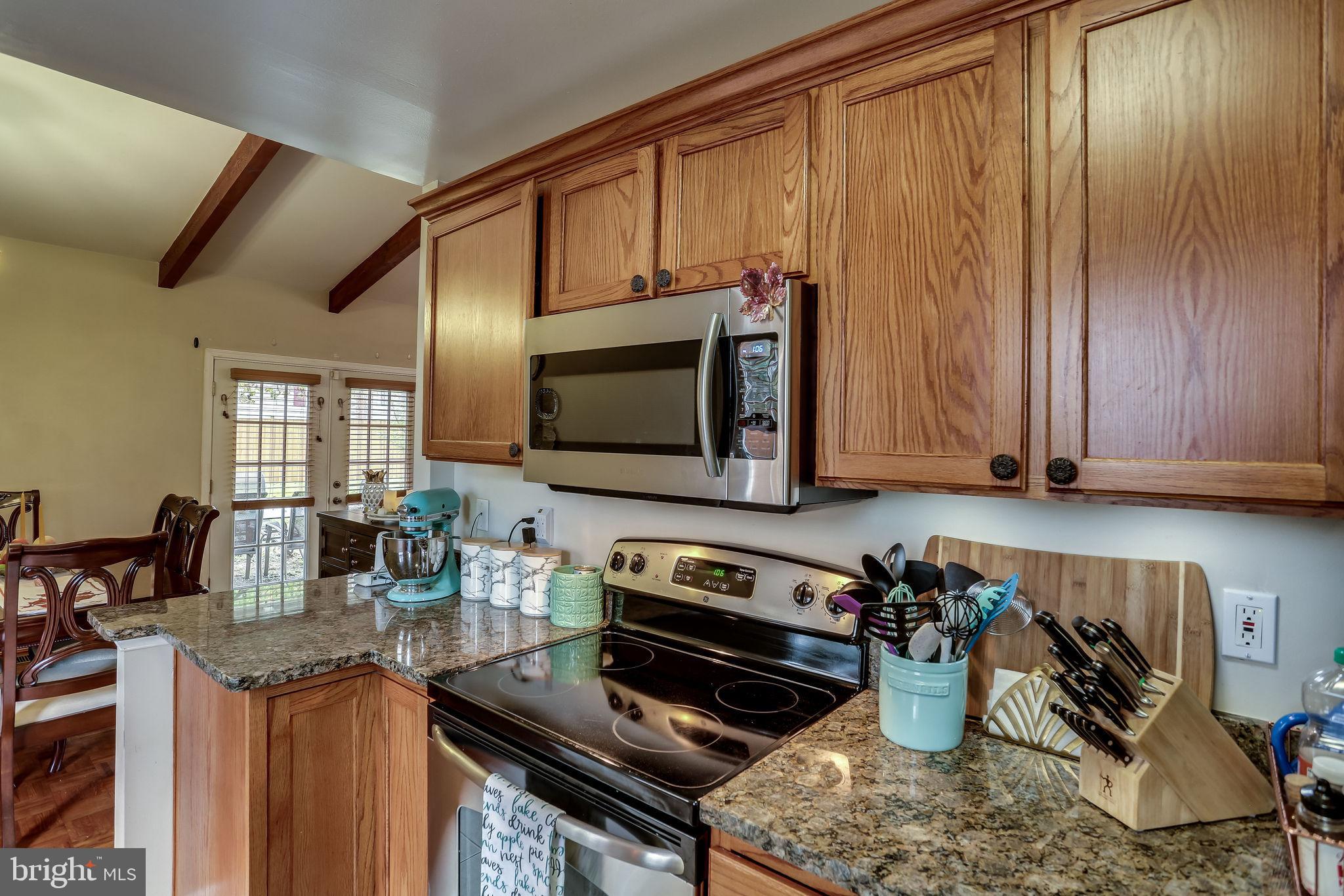 7811 Fordson Road Alexandria, VA 22306 - Photo 18 of 51 Brand new microwave