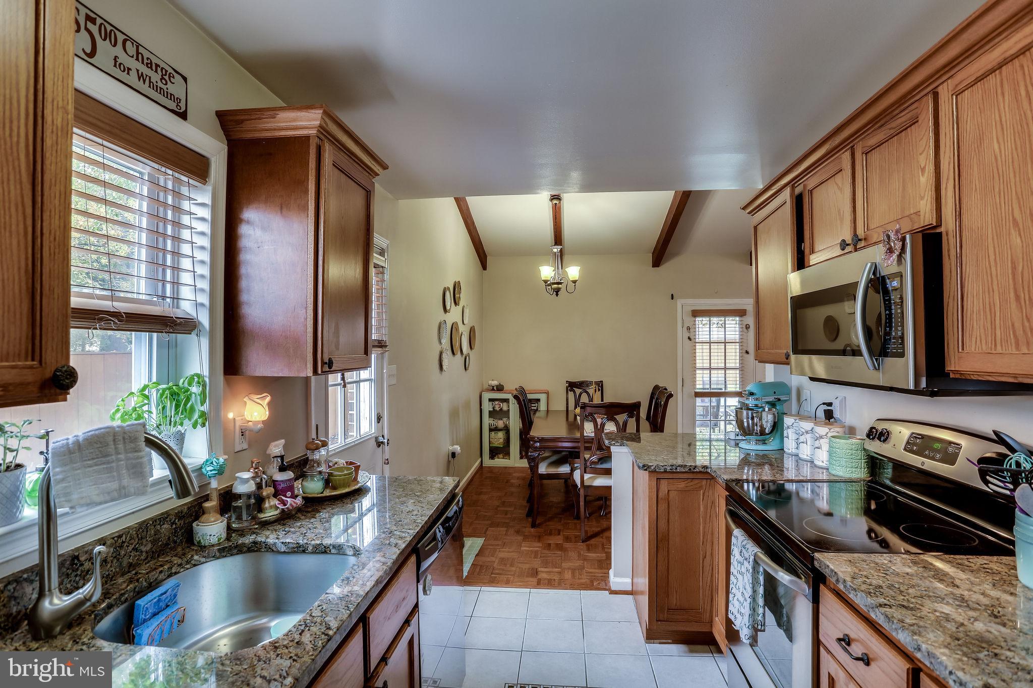 7811 Fordson Road Alexandria, VA 22306 - Photo 19 of 51 Kitchen into dining room