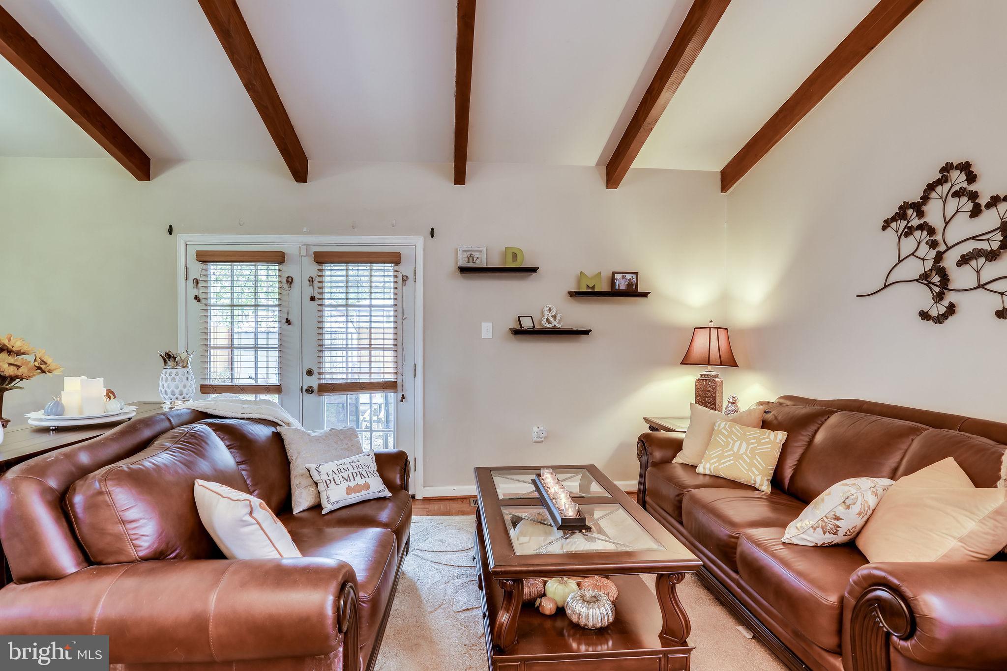 7811 Fordson Road Alexandria, VA 22306 - Photo 7 of 51 Living room
