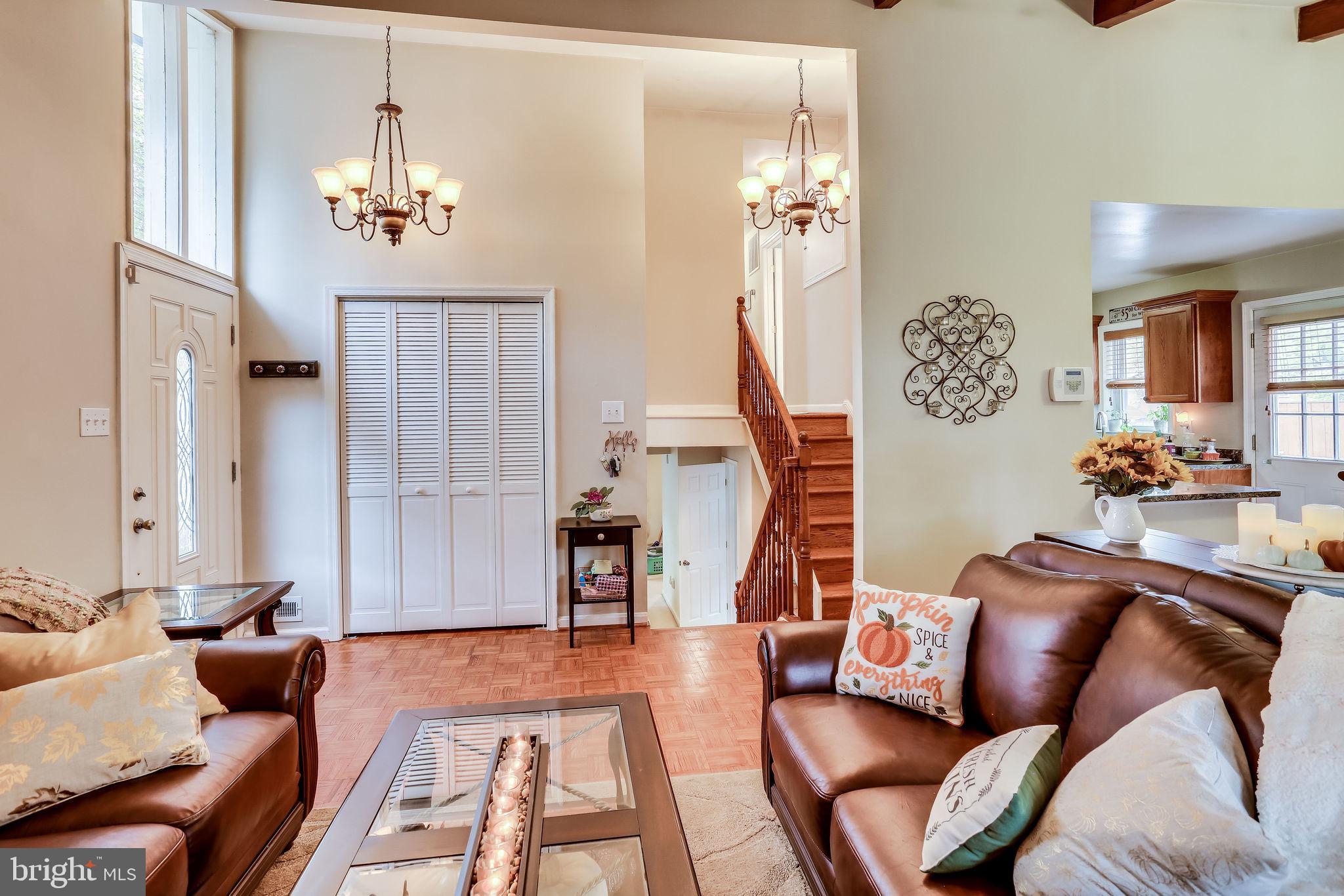 7811 Fordson Road Alexandria, VA 22306 - Photo 9 of 51 Living room into other levels