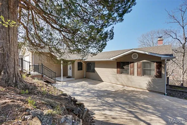 $575,000 | 142 South Kings Road, Marthasville, MO 63357