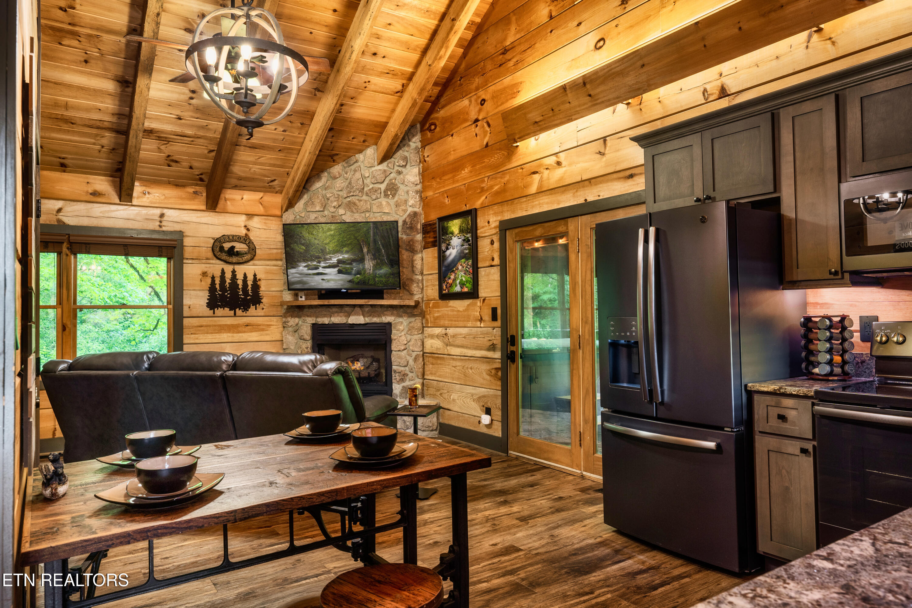 347 Caney Creek Road Pigeon Forge, TN 37863 - Photo 9 of 41 09