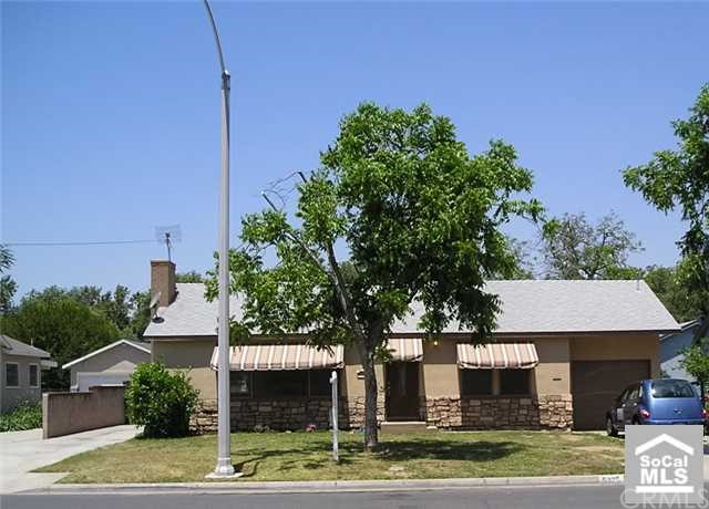 Great Curb Appeal-Front Unit 3/2