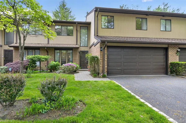 $7,200 | 36 Wimbledon Drive, Roslyn, NY 11576