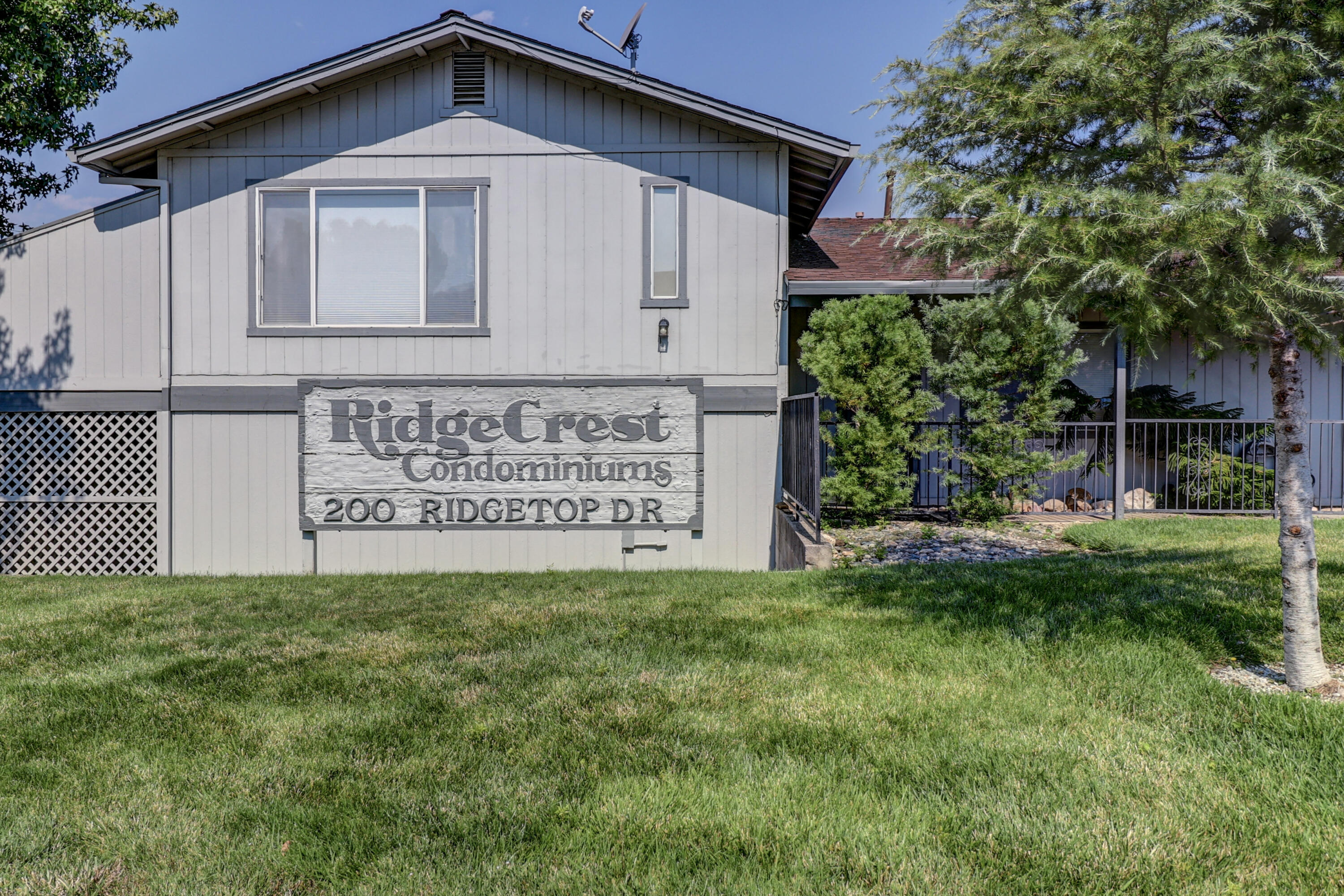 200 Ridgetop Drive, Unit 4 Redding, CA 96003 - Photo 1 of 34 1-IMG_9263_4_5_6_7