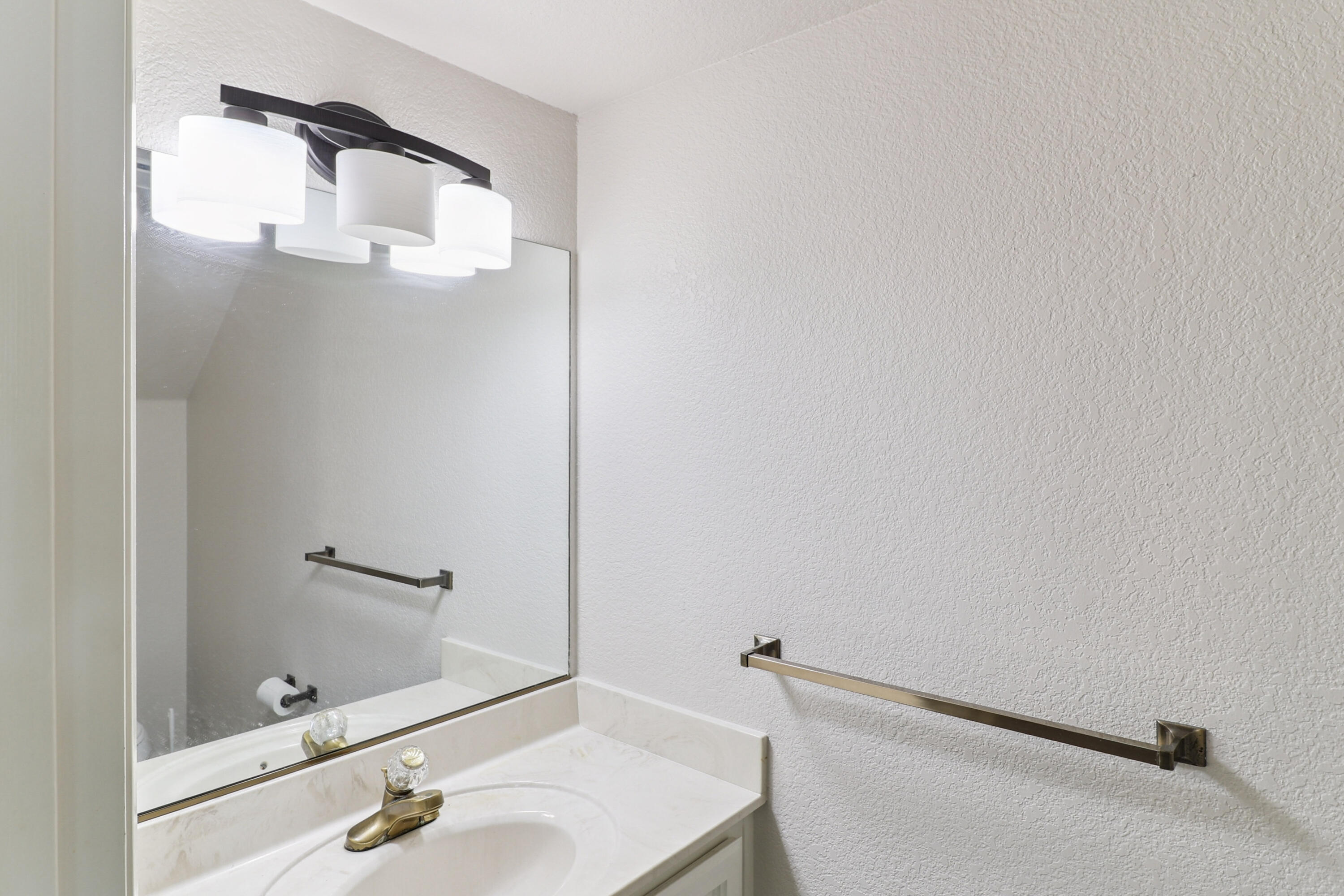 200 Ridgetop Drive, Unit 4 Redding, CA 96003 - Photo 13 of 34 13-09