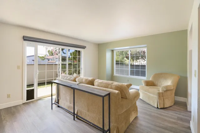 $270,000 | 200 Ridgetop Drive, Unit 4, Redding, CA 96003