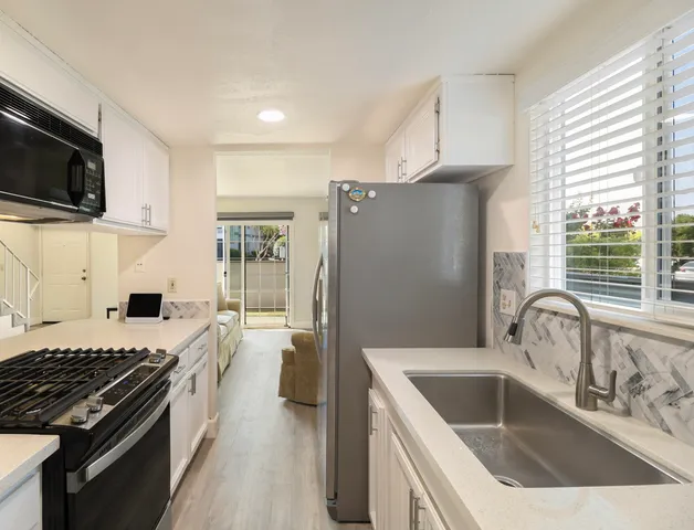 $270,000 | 200 Ridgetop Drive, Unit 4, Redding, CA 96003