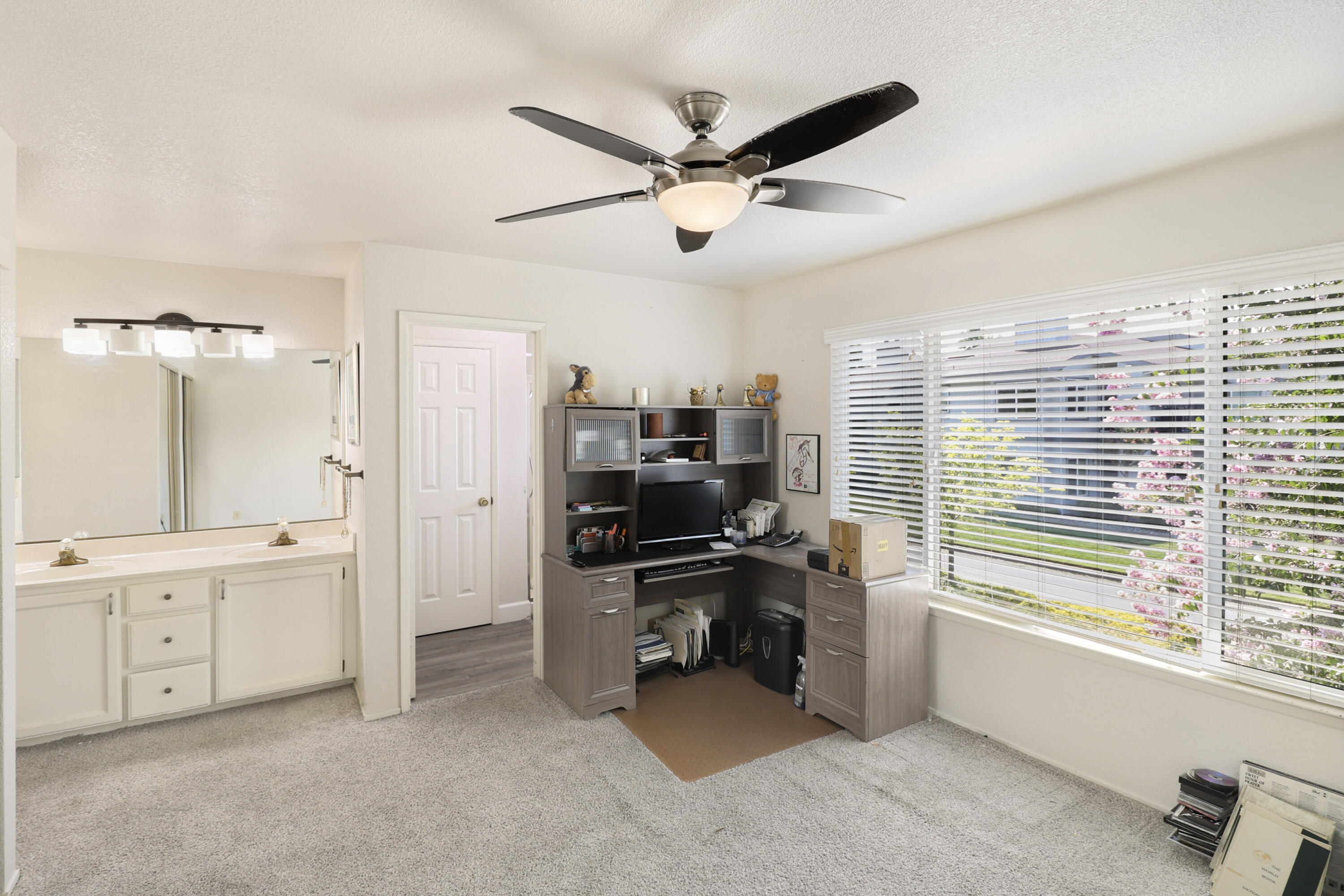 200 Ridgetop Drive, Unit 4 Redding, CA 96003 - Photo 26 of 34 26-11