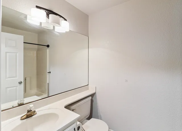 $270,000 | 200 Ridgetop Drive, Unit 4, Redding, CA 96003