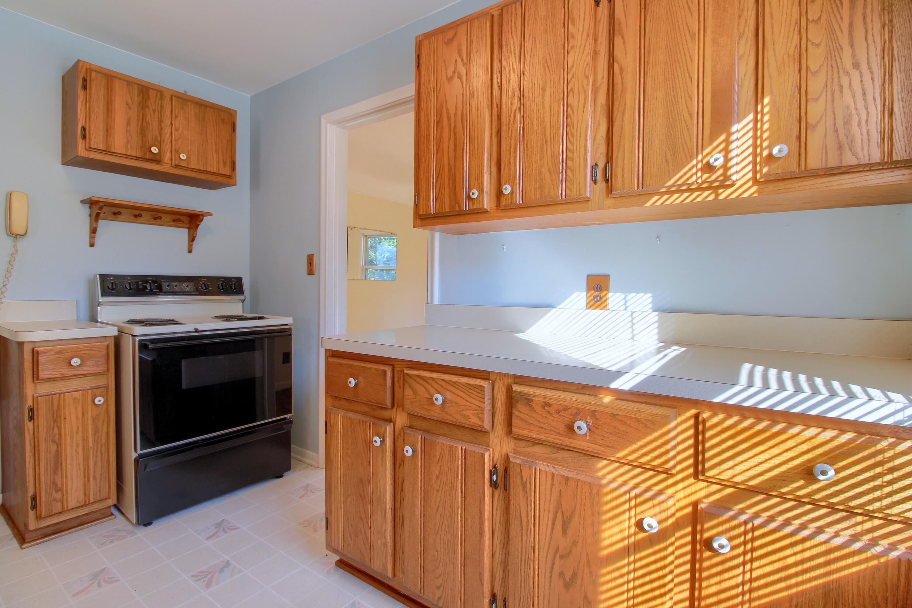 3389 Beaumont Road Ann Arbor, MI 48105 - Photo 13 of 35 10-Kitchen-3rd-View