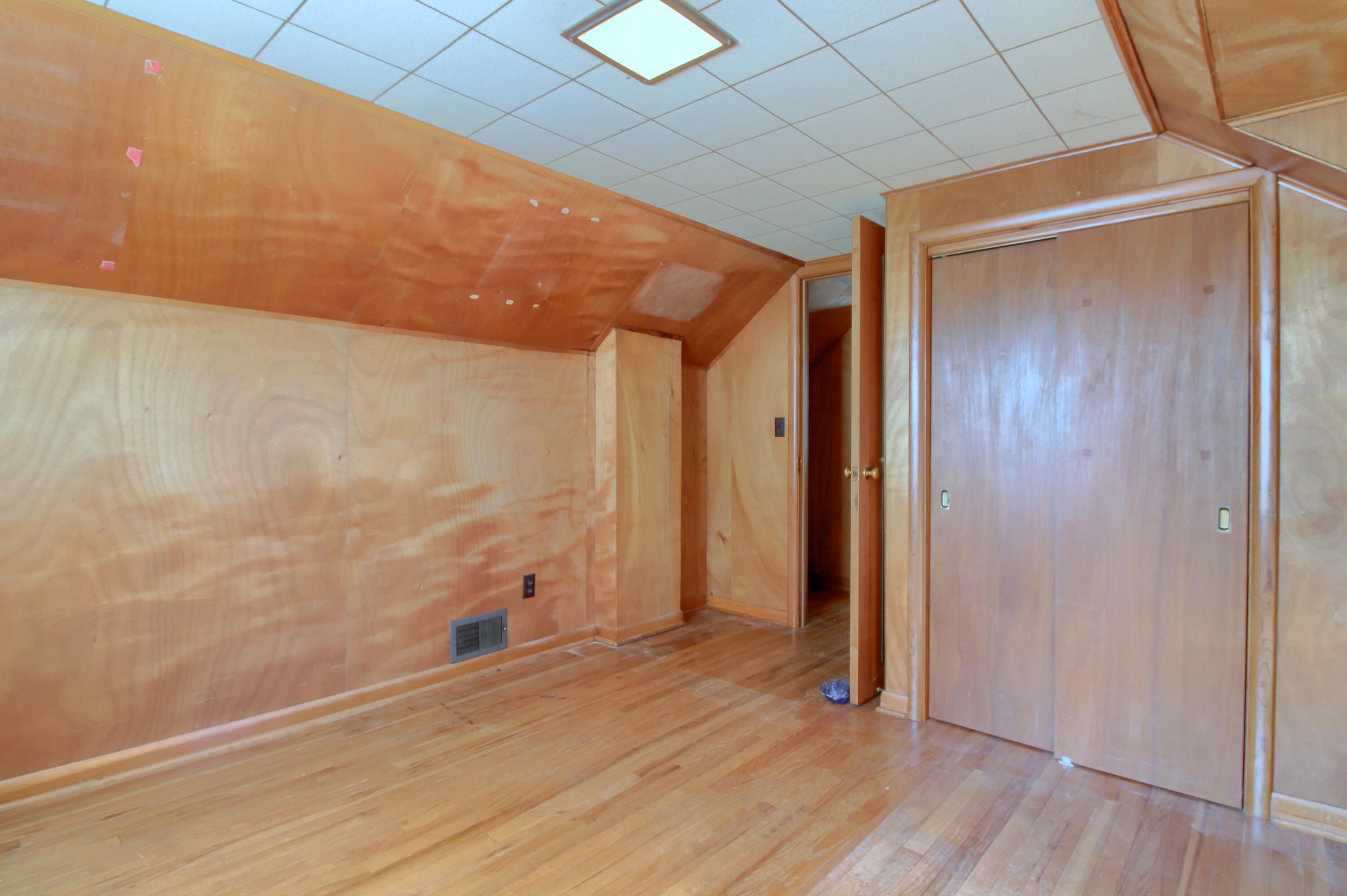 3389 Beaumont Road Ann Arbor, MI 48105 - Photo 24 of 35 21-Primary-Bedroom-2nd-View