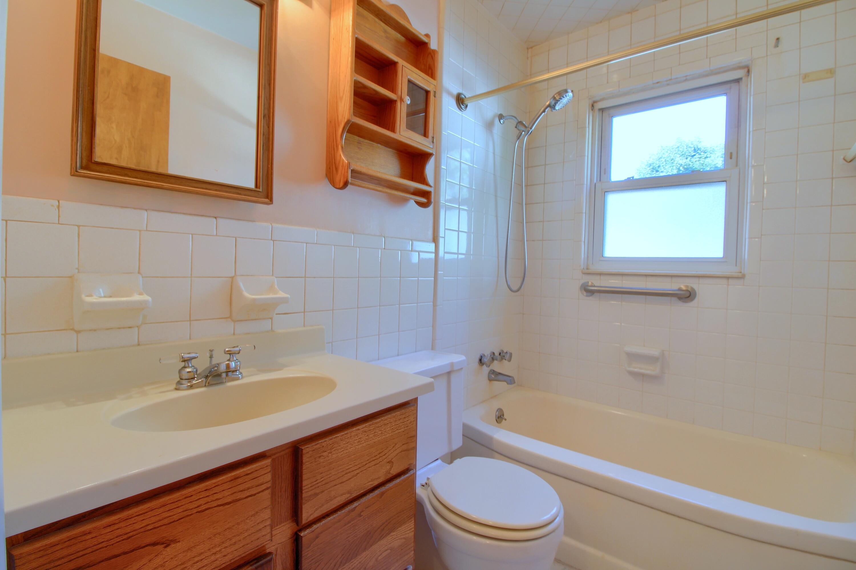 3389 Beaumont Road Ann Arbor, MI 48105 - Photo 29 of 35 26-Bathroom