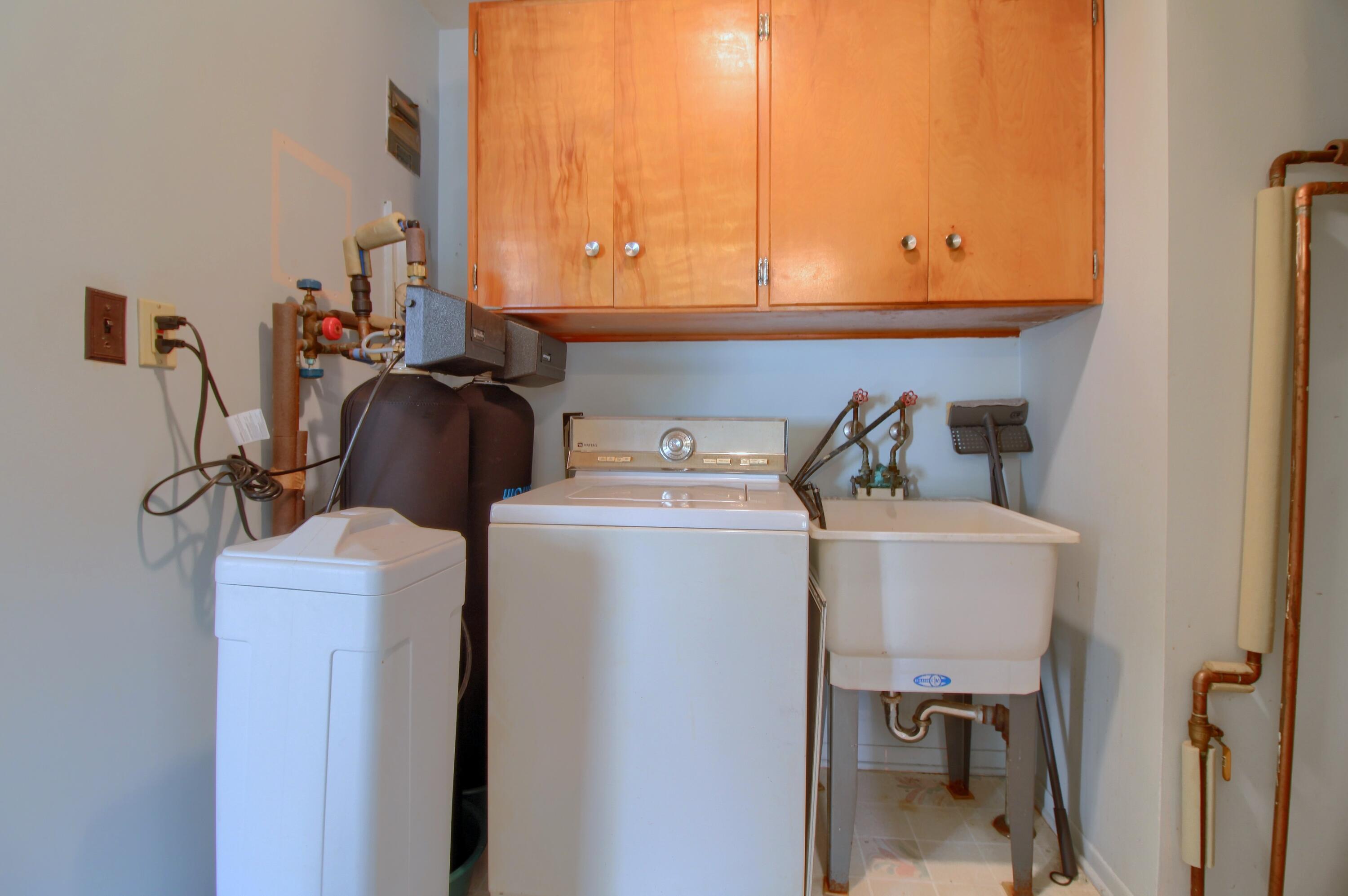 3389 Beaumont Road Ann Arbor, MI 48105 - Photo 30 of 35 27-Laundry-Room