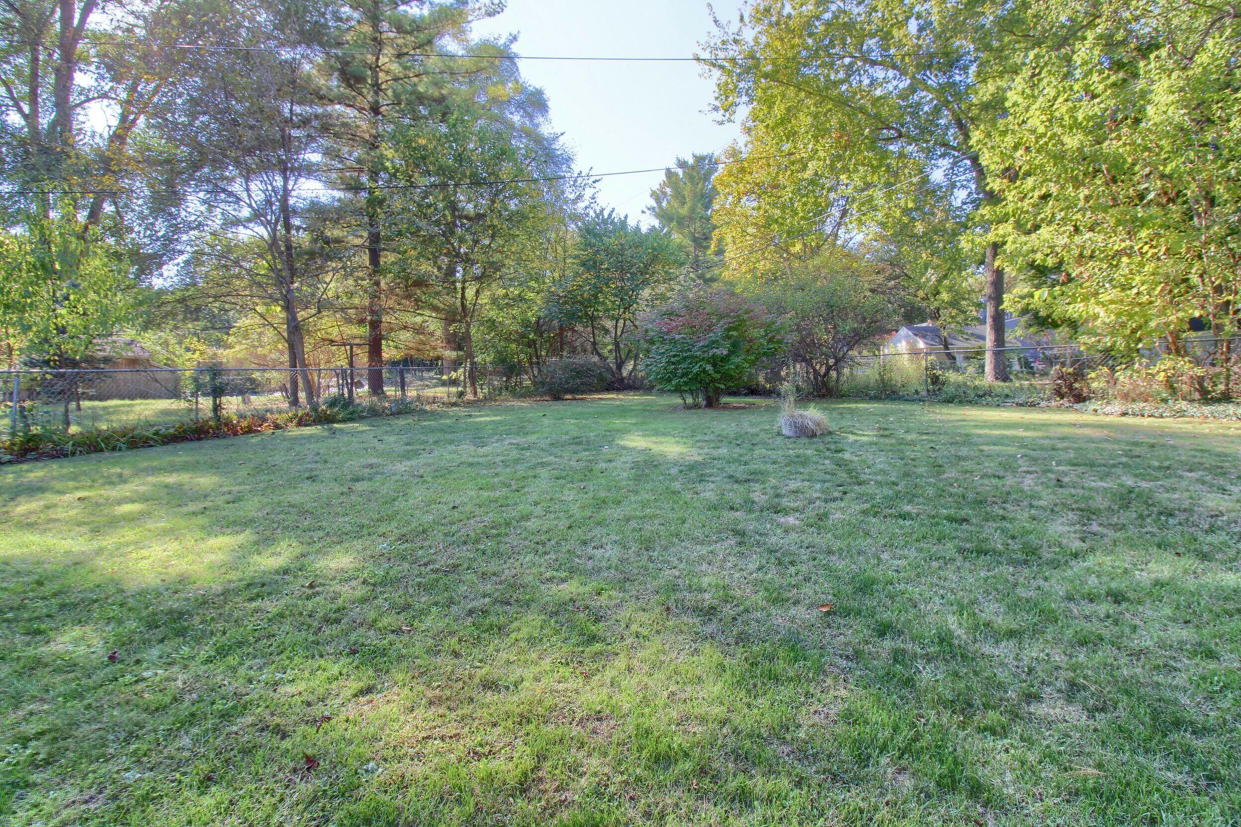 3389 Beaumont Road Ann Arbor, MI 48105 - Photo 4 of 35 Back Yard West view