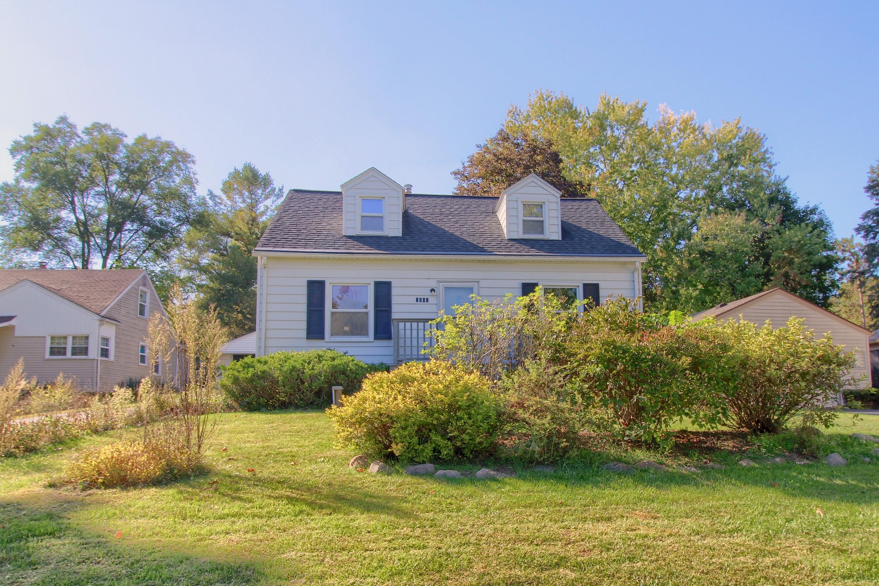 3389 Beaumont Road Ann Arbor, MI 48105 - Photo 5 of 35 1-Front