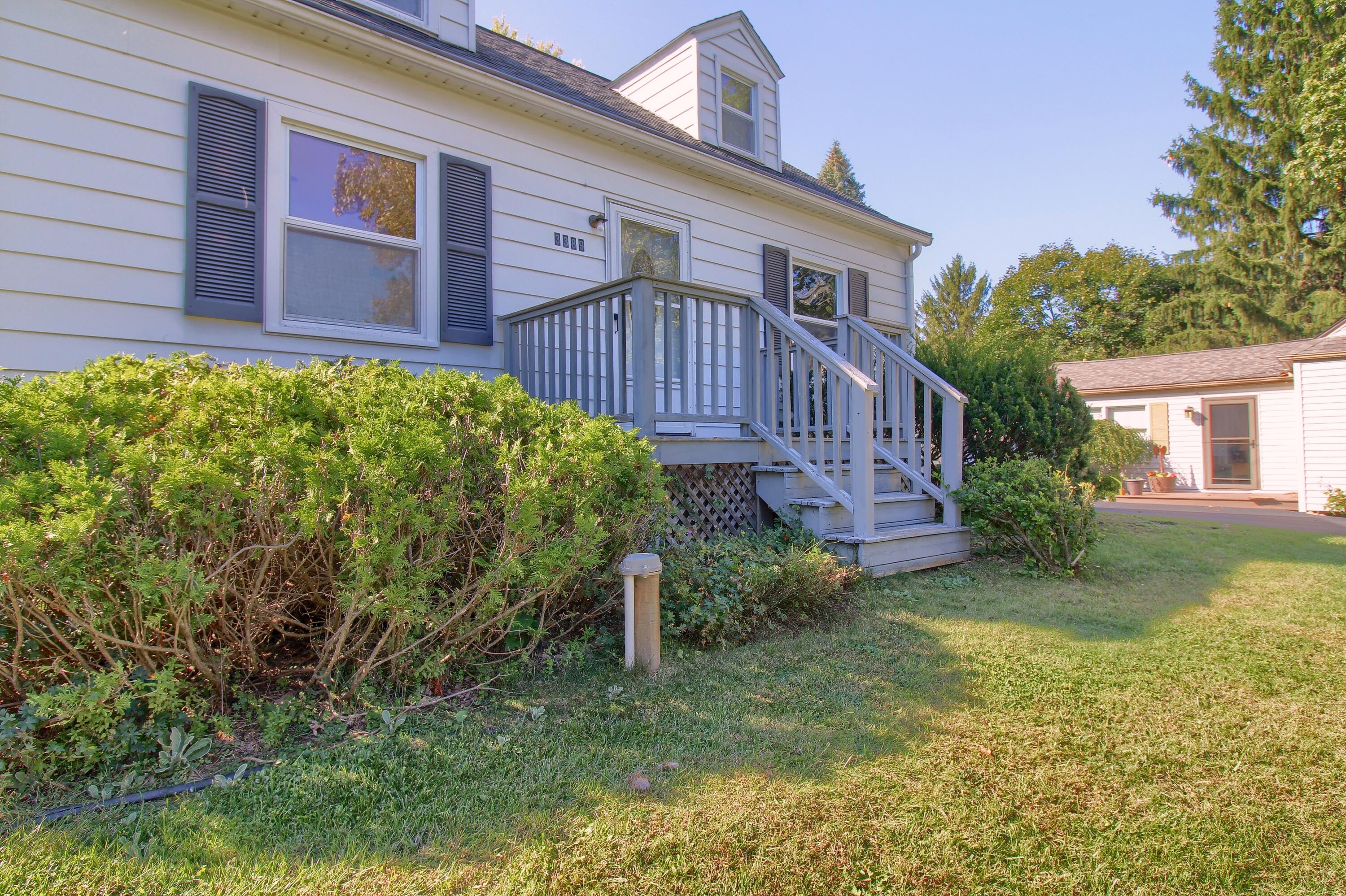 3389 Beaumont Road Ann Arbor, MI 48105 - Photo 6 of 35 3-Front-3rd-View