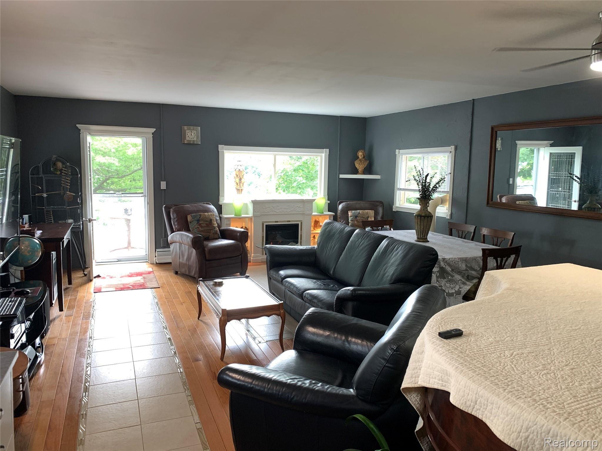 4093 Hunt Road Lapeer, MI 48446 - Photo 18 of 20 Upper Unit Livings.JPG