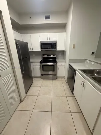 $2,300 | 7200 Northwest 114th Avenue, Unit 111, Doral, FL 33178