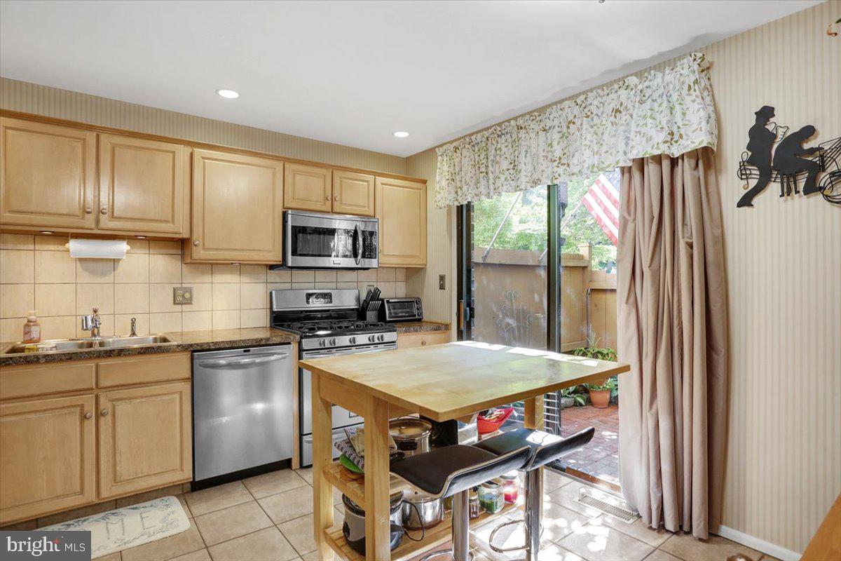 145 Merion Lane Reading, PA 19607 - Photo 2 of 30 Gallery Image 2
