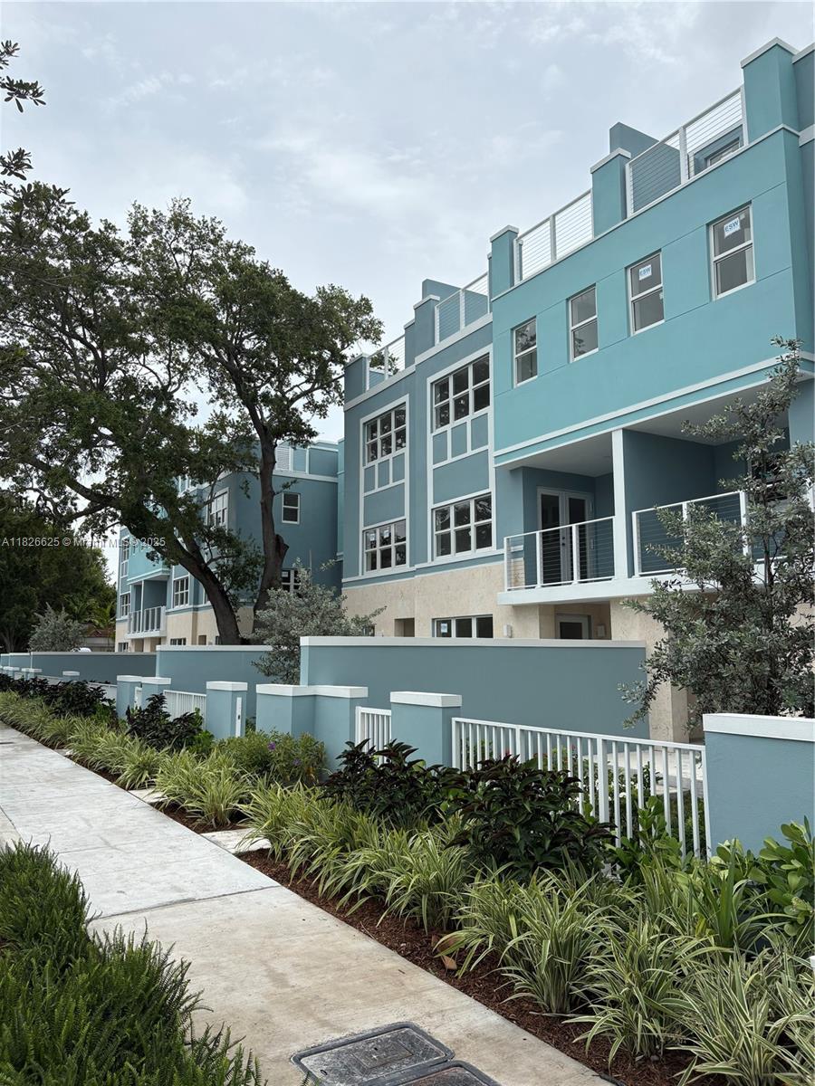 824 Southeast 12th Court, Unit 1 Fort Lauderdale, FL 33316 - Photo 5 of 26