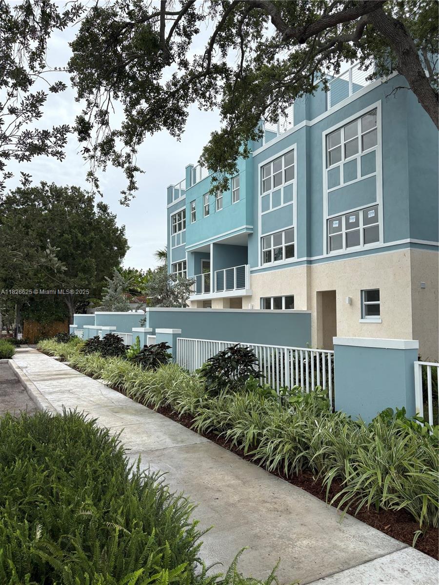 824 Southeast 12th Court, Unit 1 Fort Lauderdale, FL 33316 - Photo 6 of 26