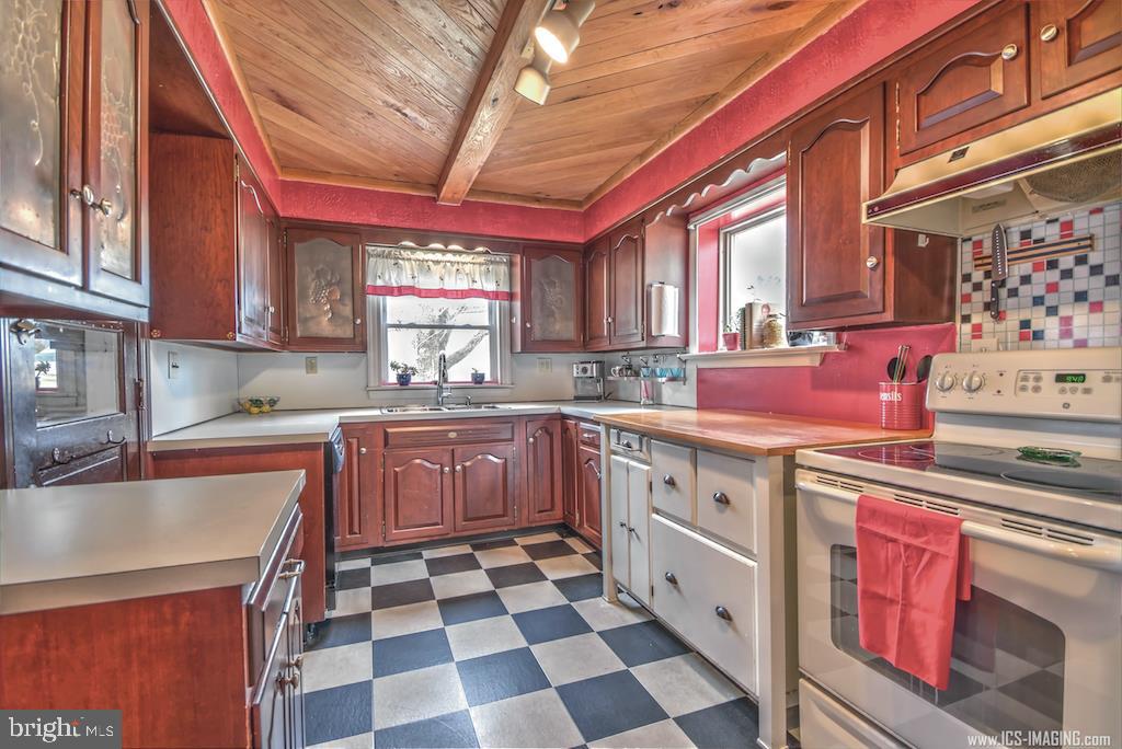 3029 Spring Road Carlisle, PA 17013 - Photo 11 of 24 Gallery Image 11