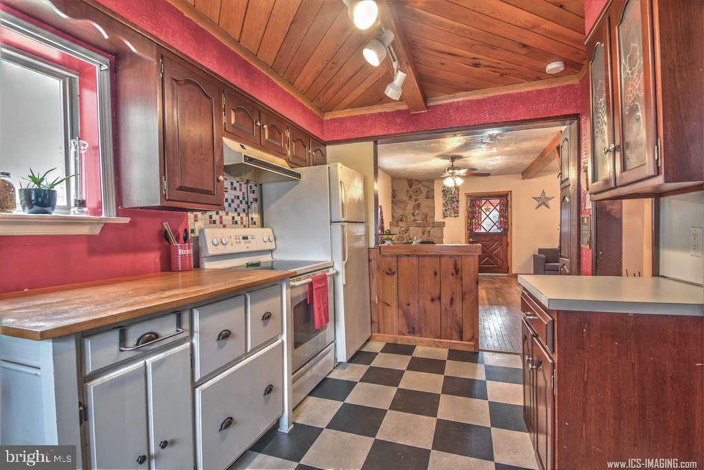 3029 Spring Road Carlisle, PA 17013 - Photo 12 of 24 Gallery Image 12