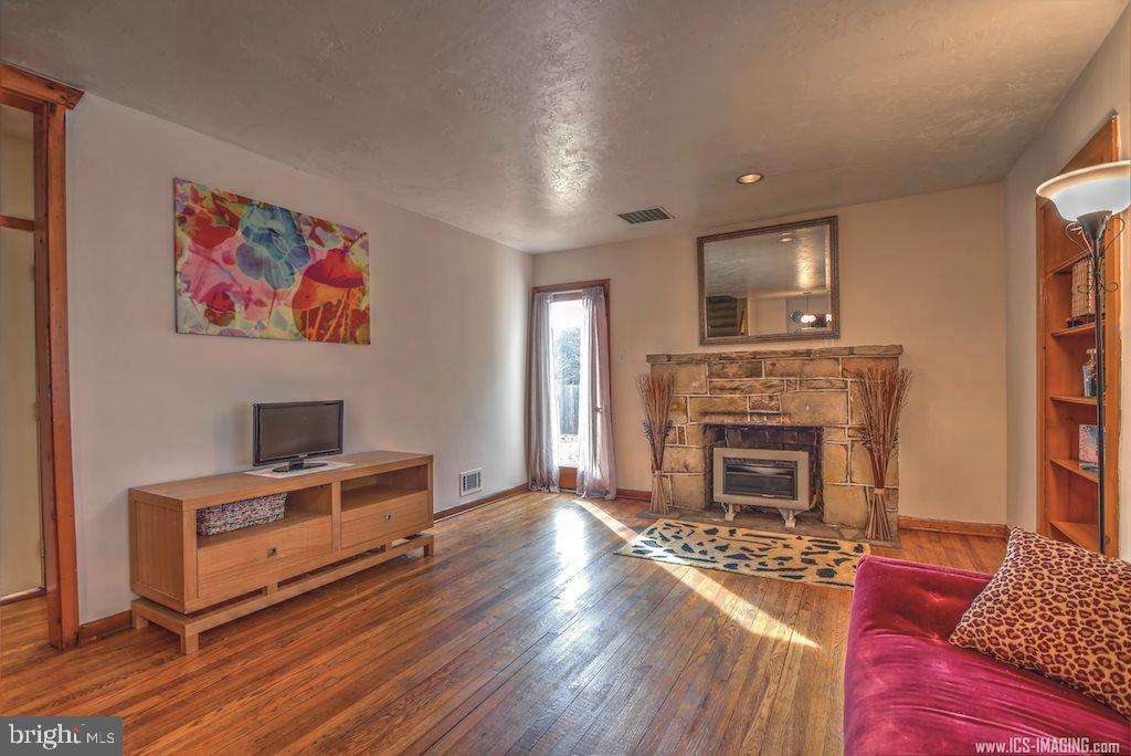 3029 Spring Road Carlisle, PA 17013 - Photo 6 of 24 Gallery Image 6