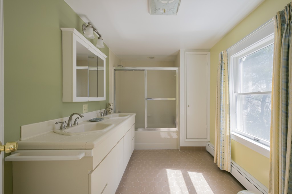 87 Simonds Road Lexington, MA 02420 - Photo 23 of 30