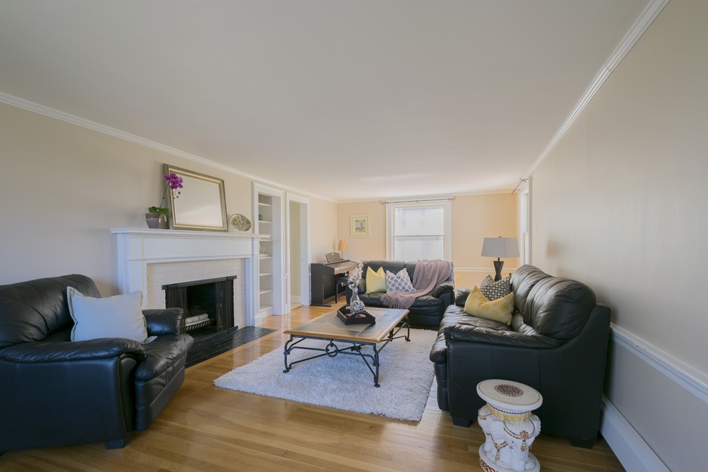 87 Simonds Road Lexington, MA 02420 - Photo 3 of 30