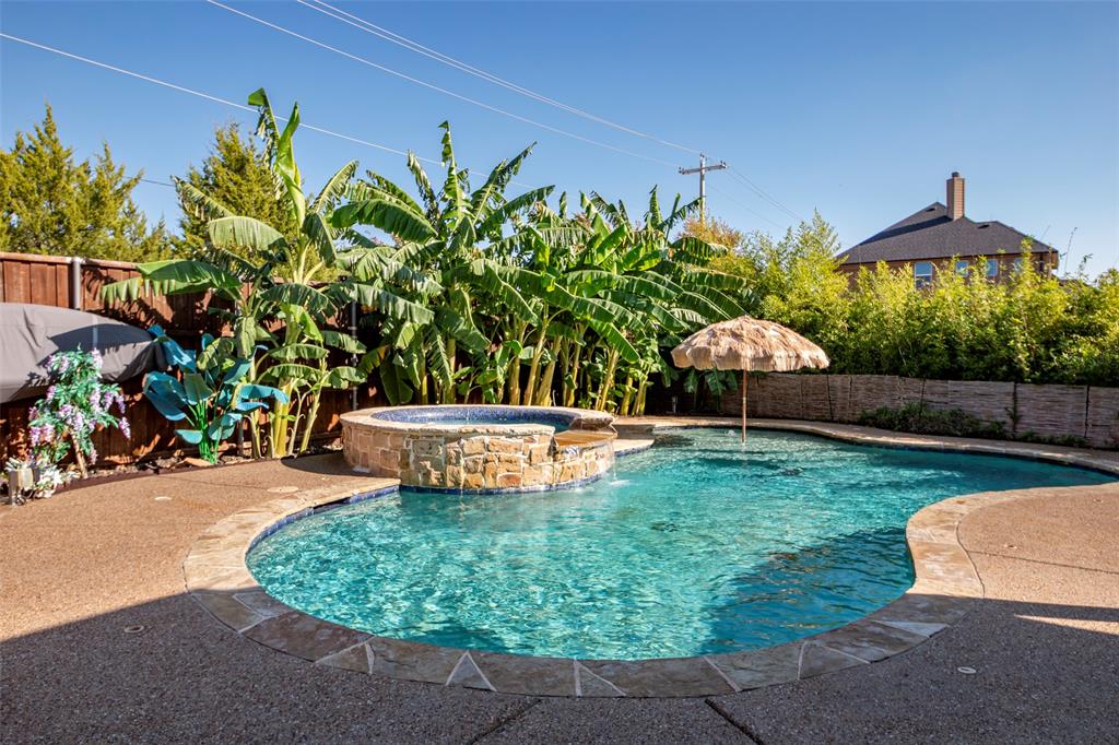 1398 Ranch Gate Lane Frisco, TX 75036 - Photo 26 of 36 Pool, HotTub, Tanning Landing w Umrella