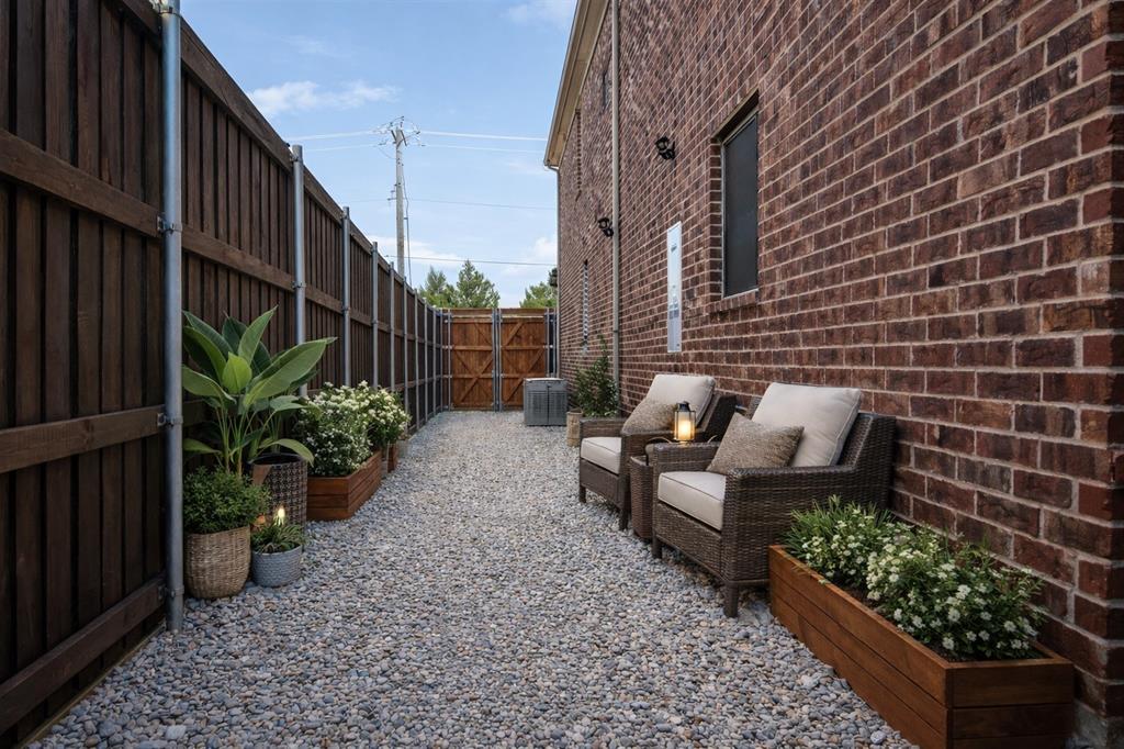 1398 Ranch Gate Lane Frisco, TX 75036 - Photo 28 of 35 Side yard, recent fence