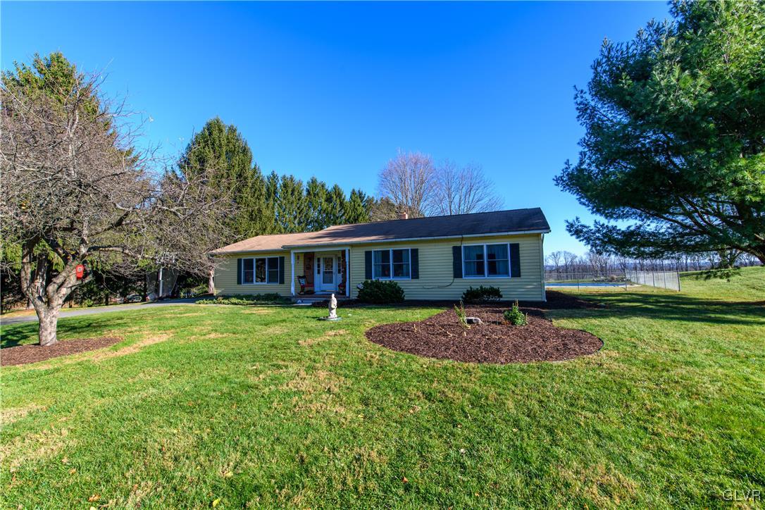 3 Koeck Road Columbia, NJ 07832 - Photo 2 of 23 a front view of a house with a garden