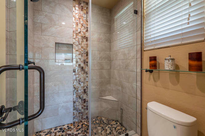 40 Valley Crest Road Simi Valley, CA 93065 - Photo 24 of 38 a bathroom with a toilet and shower