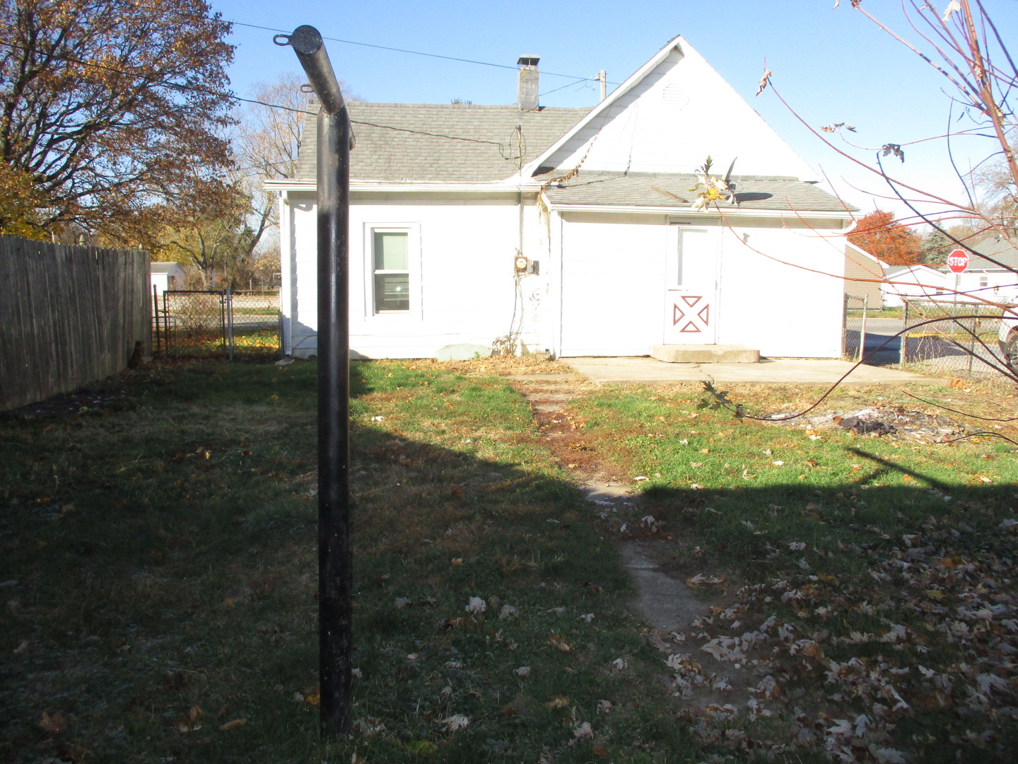 1213 North Main Street Georgetown, IL 61846 - Photo 9 of 9 a view of an empty room and window