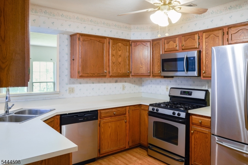 53 Castleton Road Princeton, NJ 08540 - Photo 7 of 24