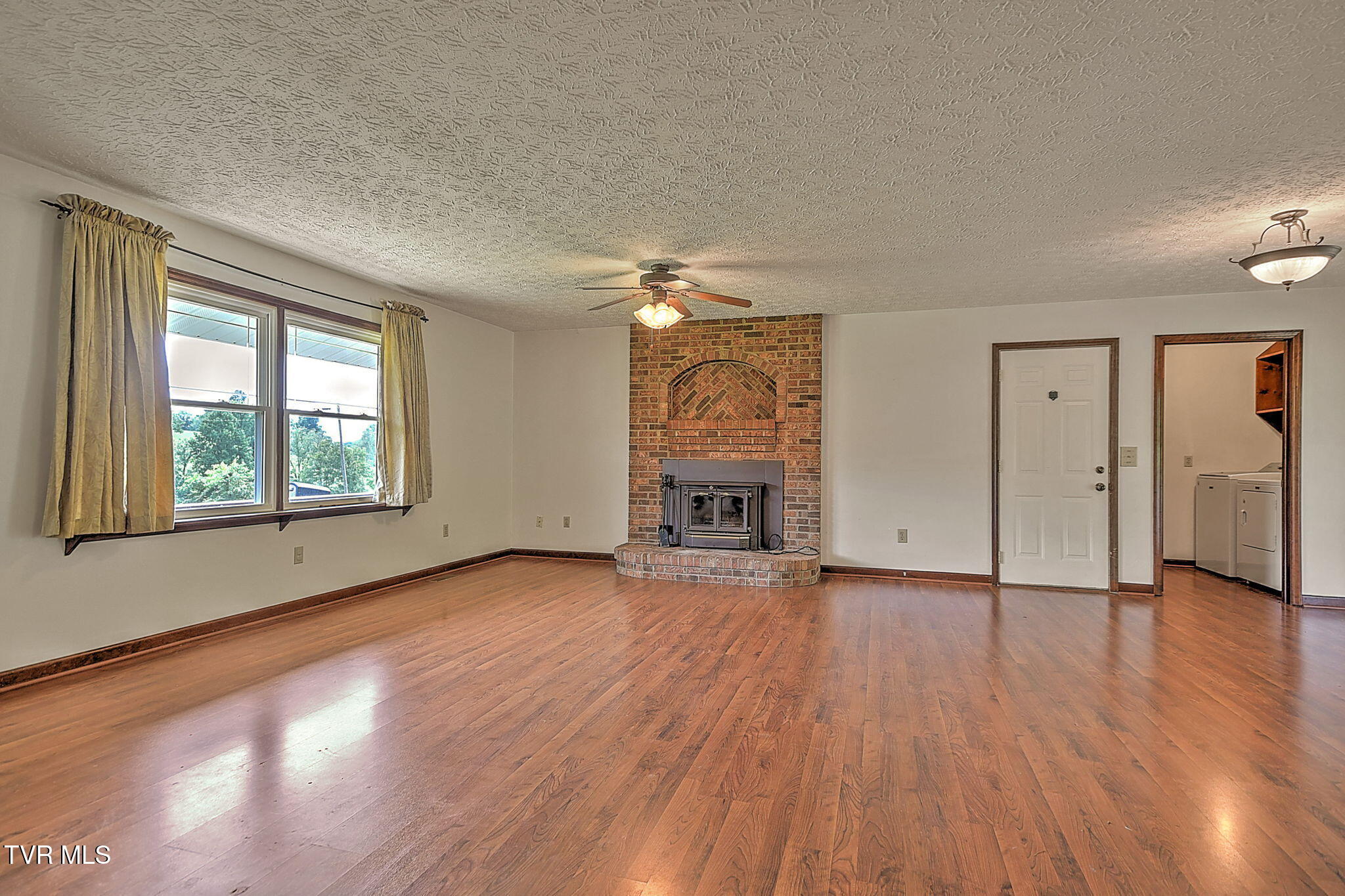 6-web-or-mls-981 Island Rd SM-7