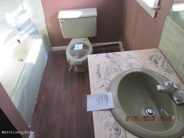 4100 Hopewell Road Louisville, KY 40299 - Photo 13 of 19 Bathroom