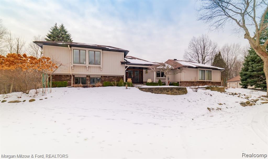 8811 Michigamme Road Clarkston, MI 48348 - Photo 1 of 61 8811 Michigamme-3.jpg